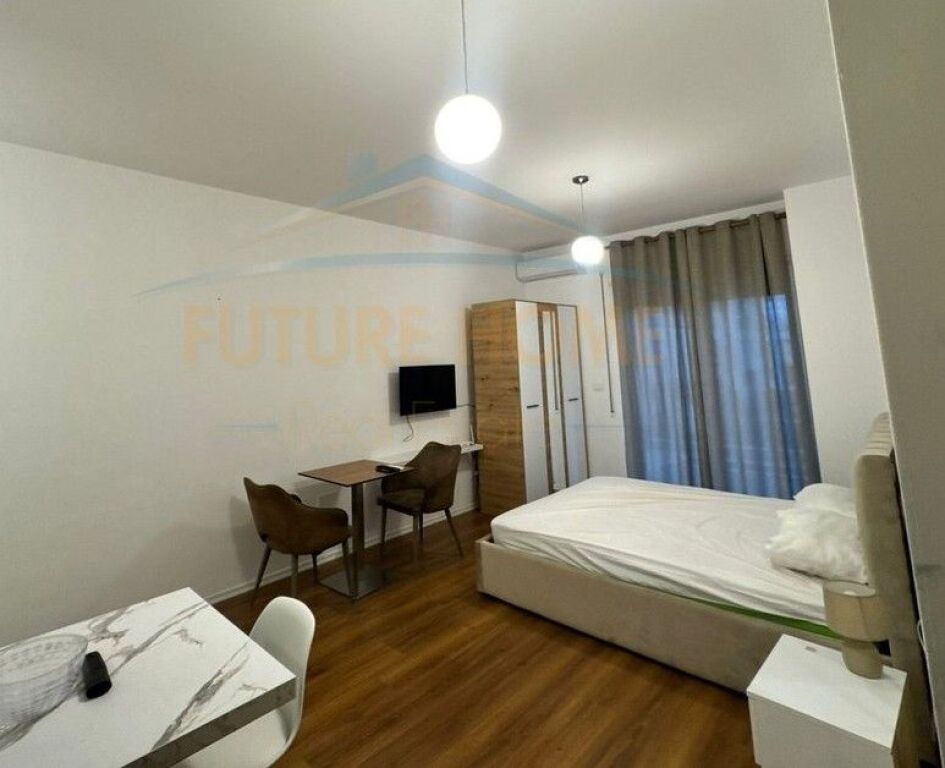 Shitet, Garsoniere, Kodra e Diellit, Tiranë