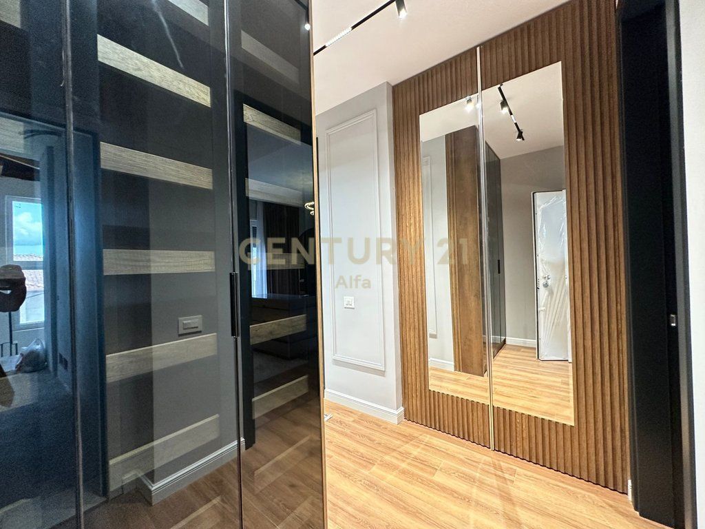 Apartament luksoz 2+1+Post Parkimi me qira prane Teg