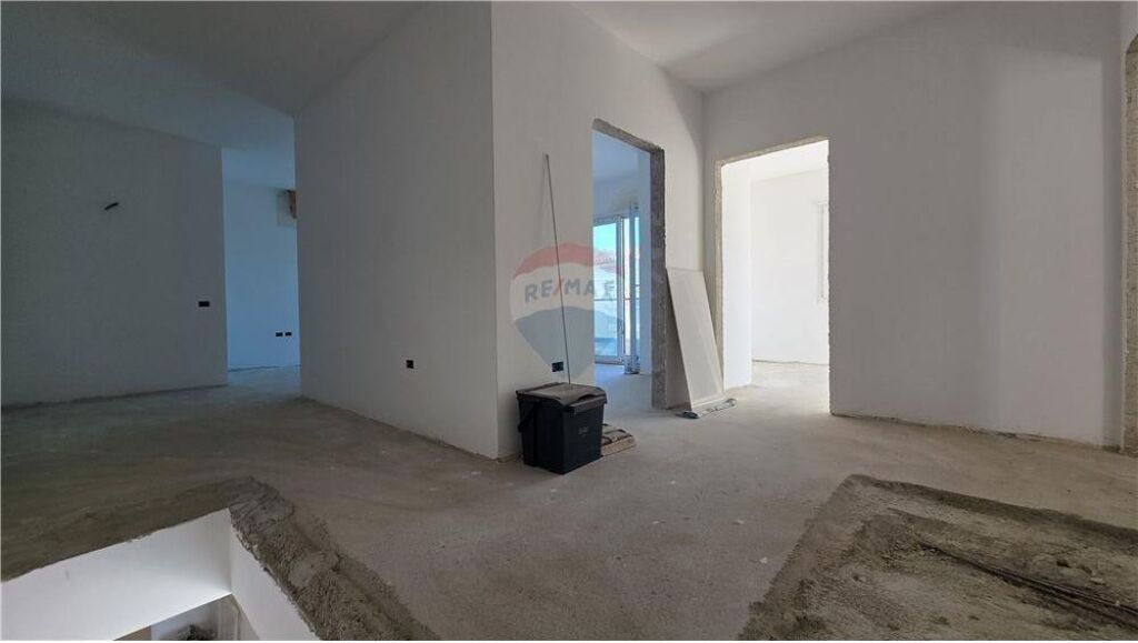 🏡 DUPLEX IN VENDITA – vicino alla Chiesa Ortodossa, Vlora