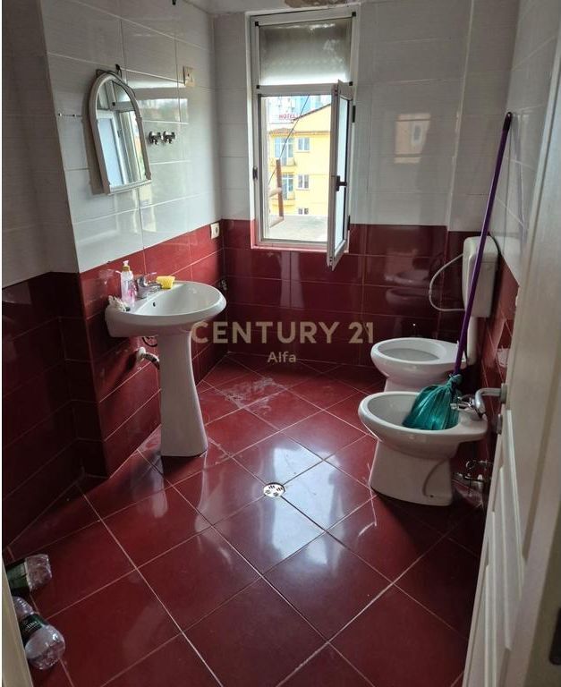 Apartament 2+1 per shitje tek Myslym Shyri