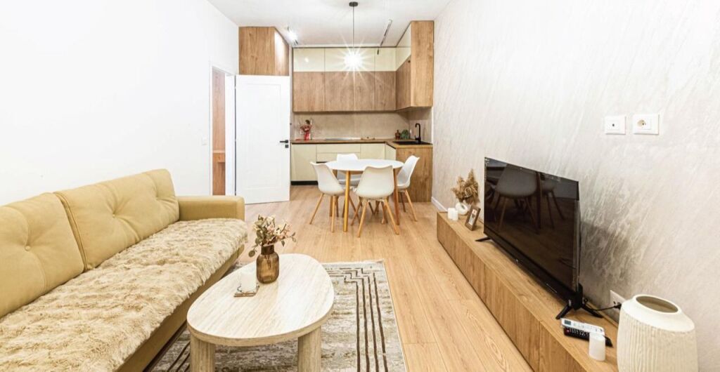 Apartament 2+1 me qera në Qendër pranë Galeria.