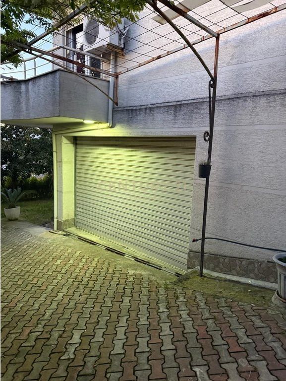 Vile me qira prane Liqenit te Farkes