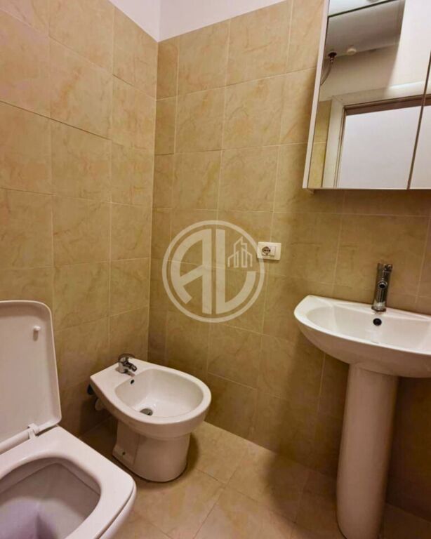 Apartament me Qira