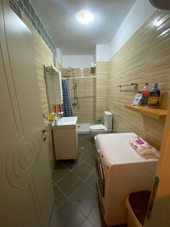 Vendesi in vendita 2+1, a Yzbrisht