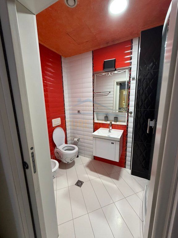 Rent, Apartment 3+1+2, Unaza e Re