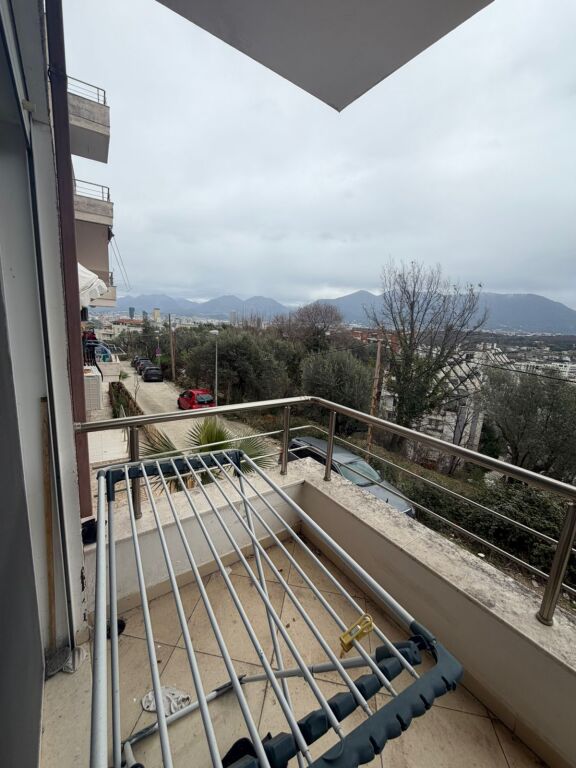 In affitto 1+1 VIA PETI LAGO ASCIUTTO 400 mila leke