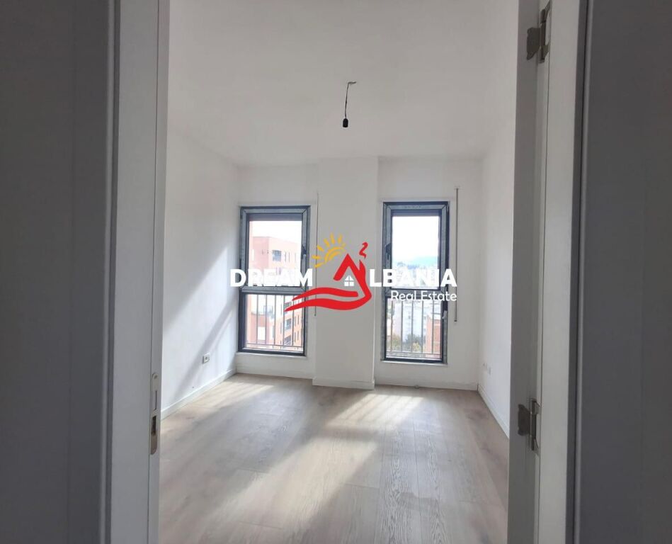 For sale apartment 3+1+2+veranda in Rr.Qemal Stafa, near Shkolla e Kuqe, Tirana (ID 4131427)