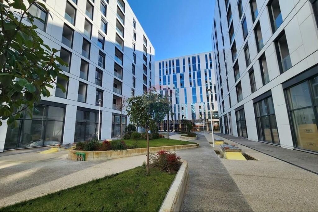 Ambient zyra + post Parkimi te Tirana Akses!