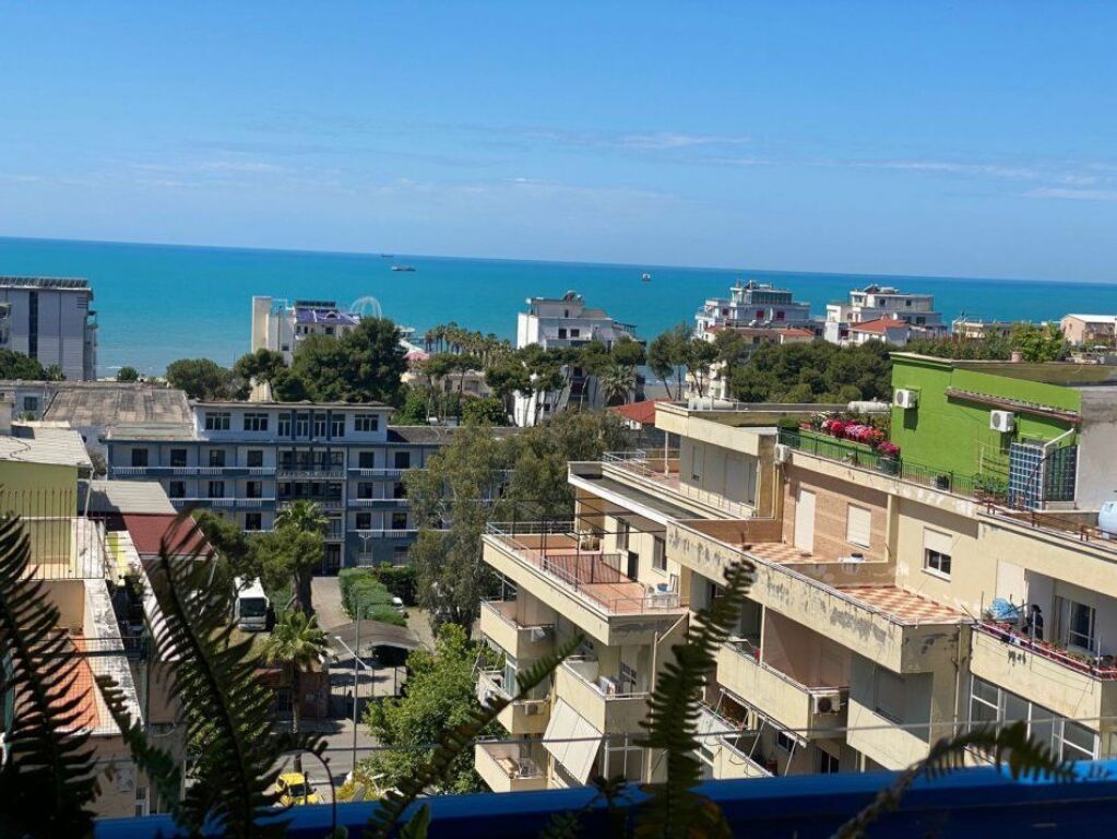 SHITET PAPAFINGO 2+1+2 PLAZH DURRES 135000 EURO​ 135 000EUR