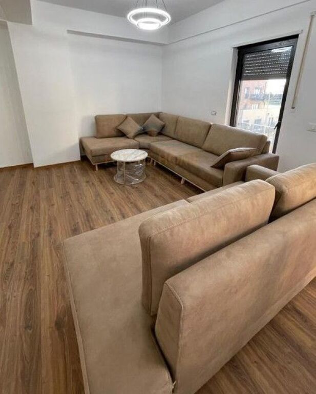 Affitto, Appartamento 2+1+Posto Auto, Residenza Kodra e Diellit 2, Tirana.