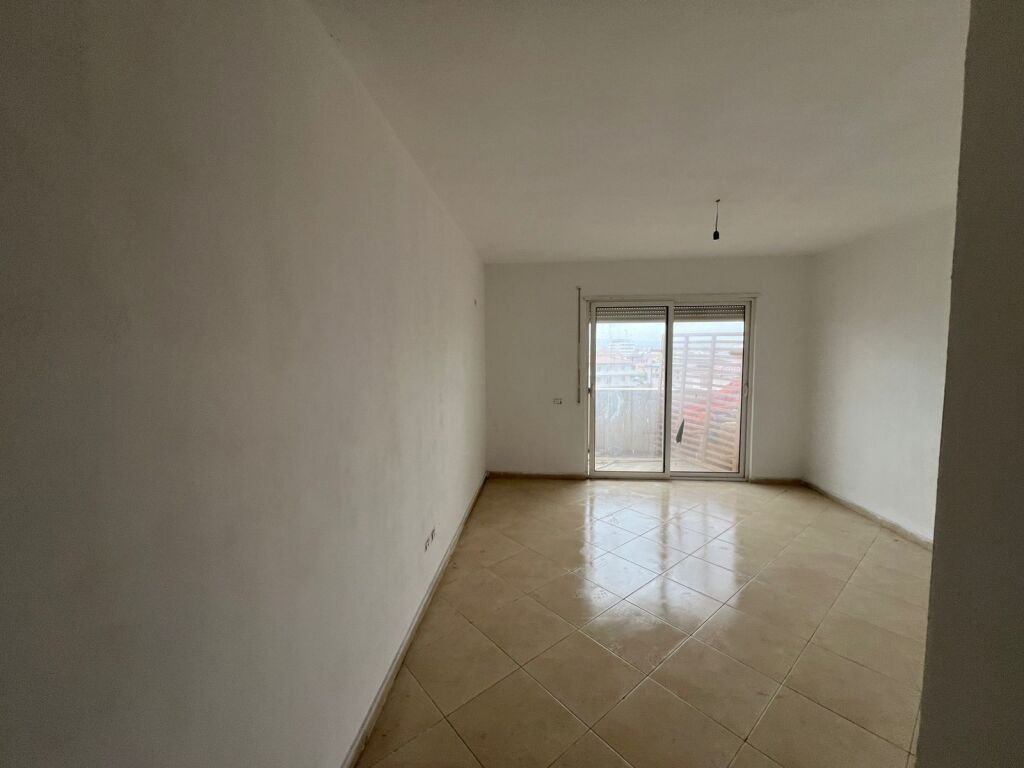 SHITET APARTAMENT 2+1+2, 107 M2 LAGJE 18 DURRES 105000 EURO