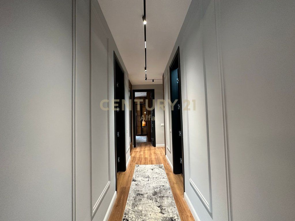 Apartament luksoz 2+1+Post Parkimi me qira prane Teg