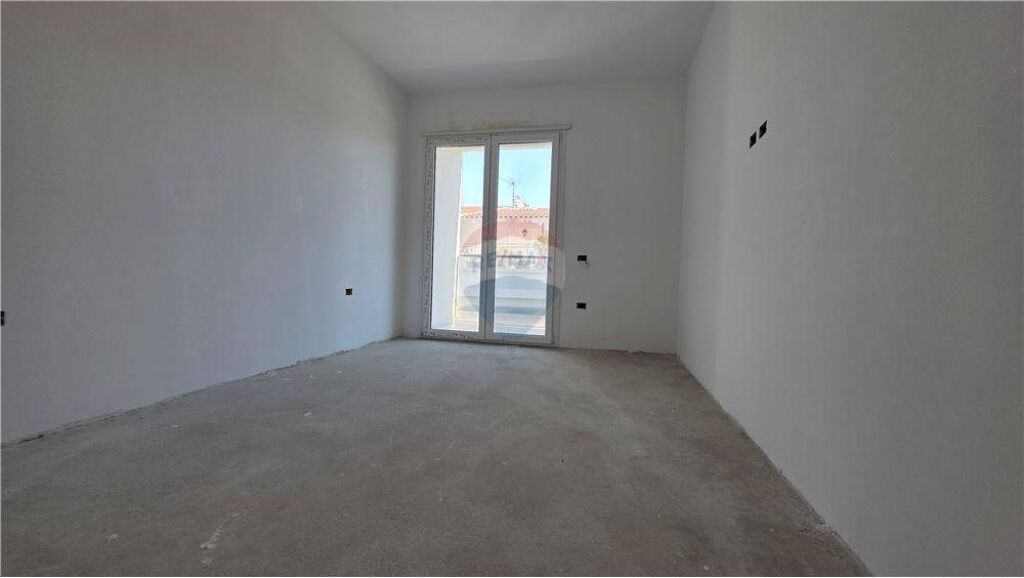 🏡 DUPLEX IN VENDITA – vicino alla Chiesa Ortodossa, Vlora