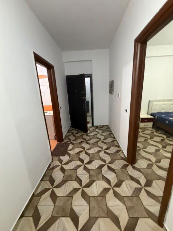 Jepet me qira 2+1+1 Liqeni i Thate 50.000 leke