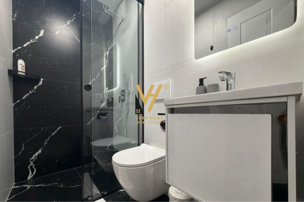 VENDESI 2 MONOLOCALI AL 21 DICEMBRE 200.000 EURO