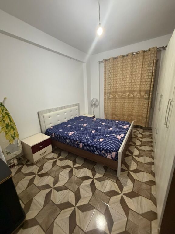 Jepet me qira 2+1+1 Liqeni i Thate 50.000 leke