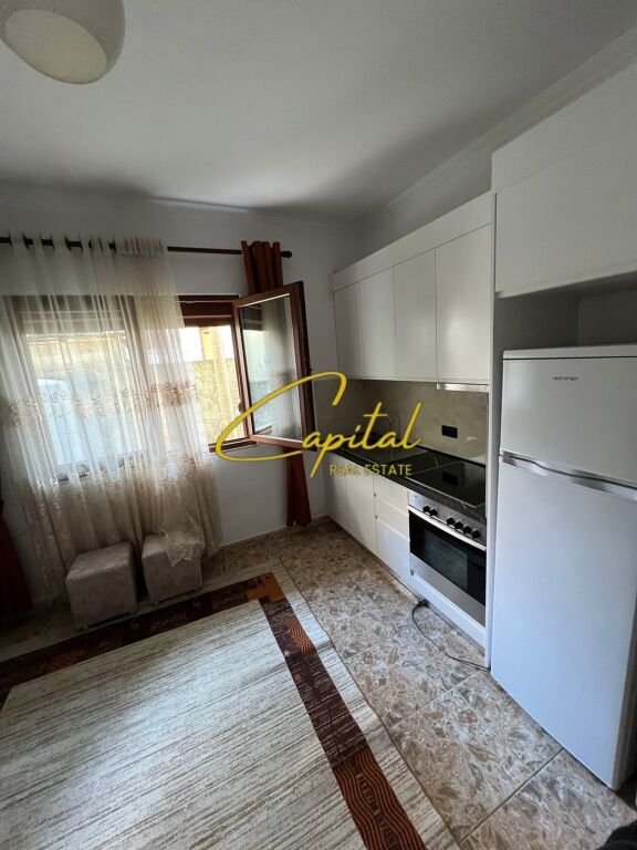 APARTAMENT ME QIRA 1+1 QYTET STUDENTI 40.000 LEKE