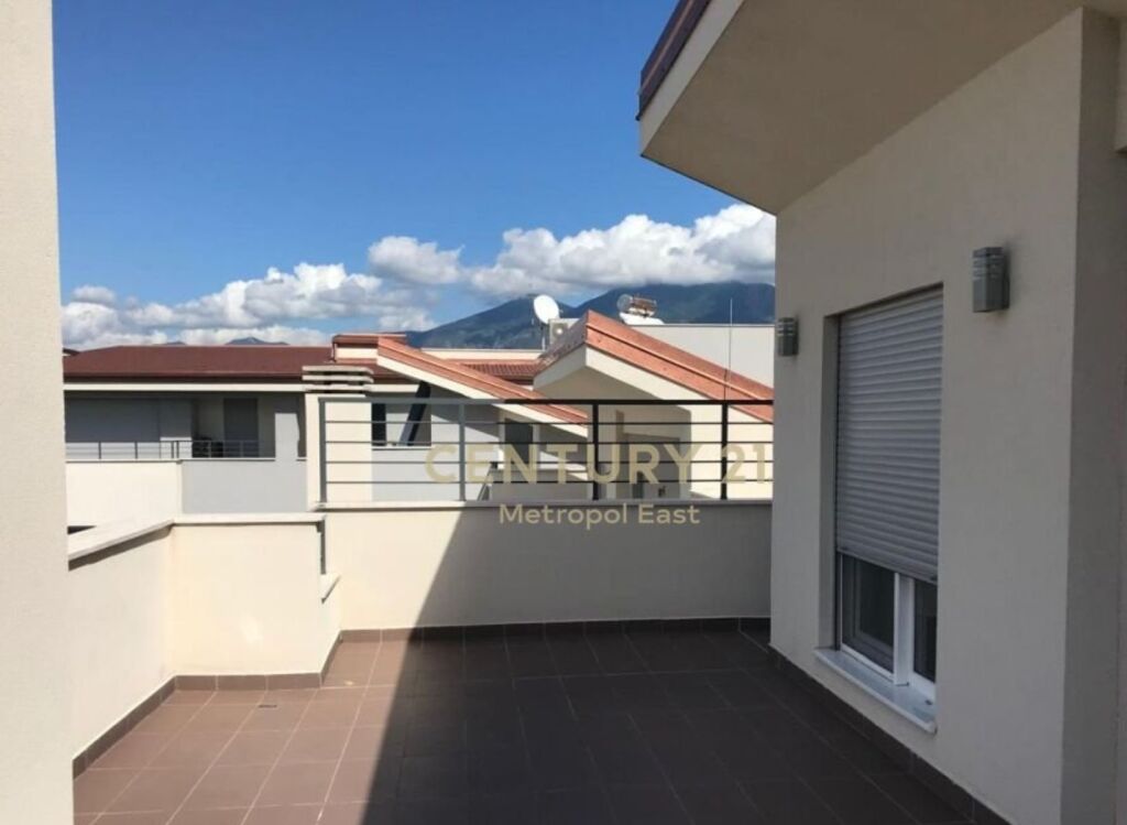 Shitet vilë moderne