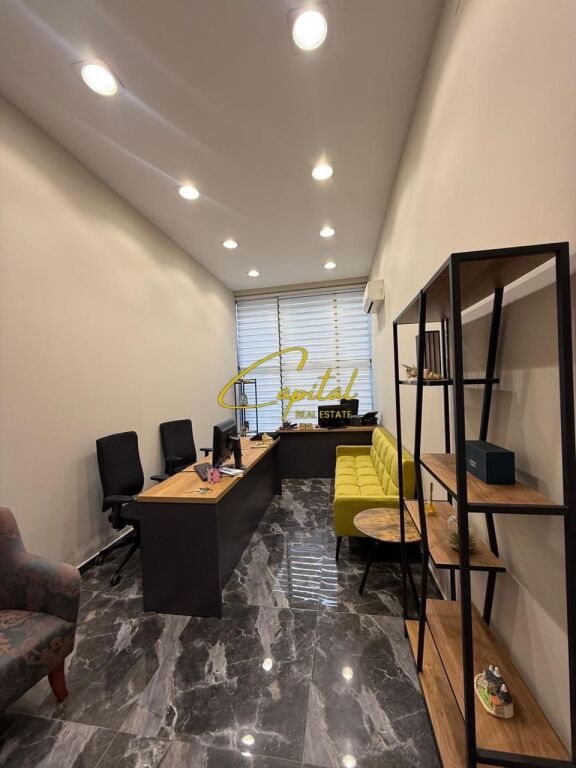 ZYRE ME QIRA 20 M2 TREGU CAM 40.000 LEKE