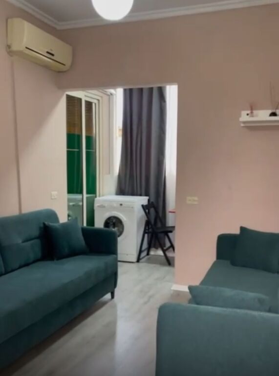 MONOLOCALE IN AFFITTO VIA DURRESIT 37.000 LEKE