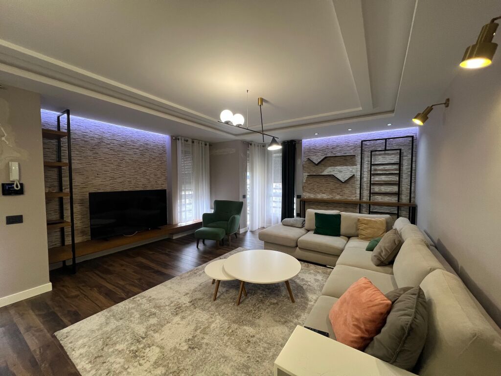 SUPER APARTAMENT 2+1 PER SHITJE TEK ISH FUSHA E AVIACIONIT