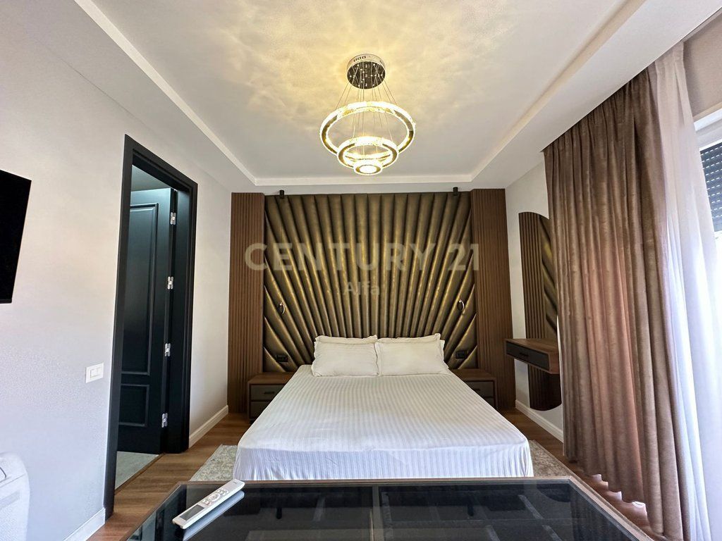 JEPET ME QIRA APARTAMENT 2+1+2 PRANE TEG TEK SECRET GARDEN