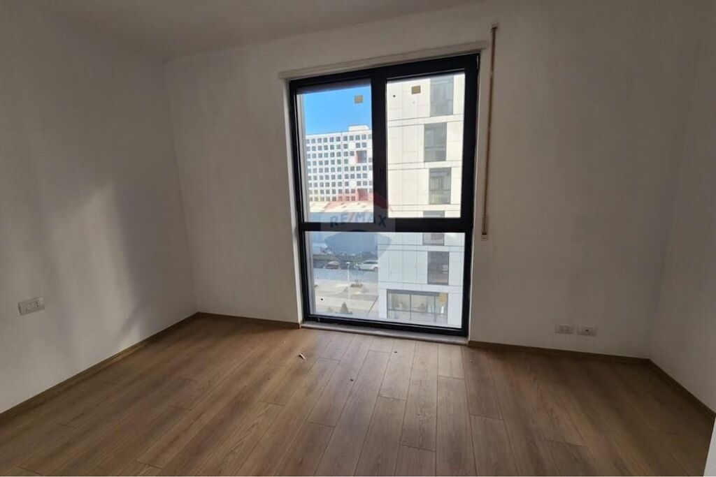 Ambient zyra + post Parkimi te Tirana Akses!