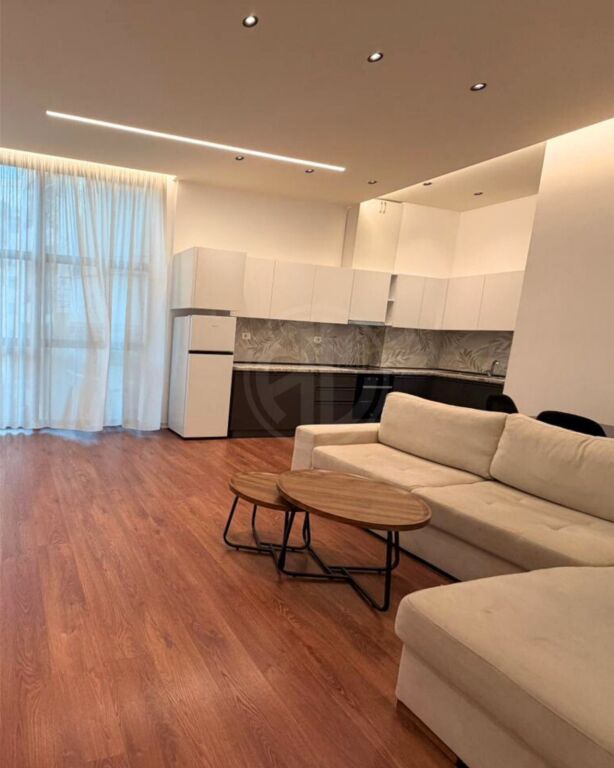 Apartament me Qira