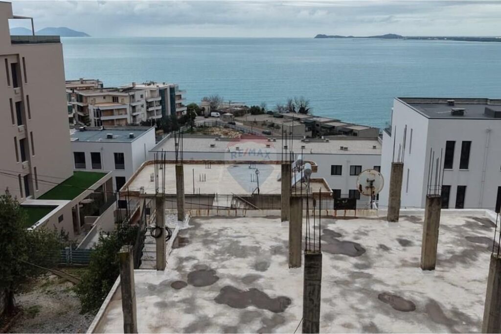 🏡 Shtëpi Private për Shitje – Vlorë, Vlorë