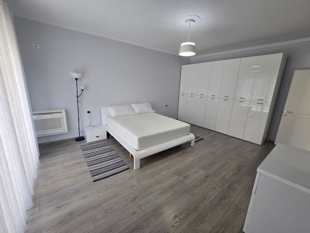 APARTAMENT/ PENTHOUSE 3+1 Me Verande+ POST PARKIMI | ME QIRA | KOPSHTI ZOOLOGJIK