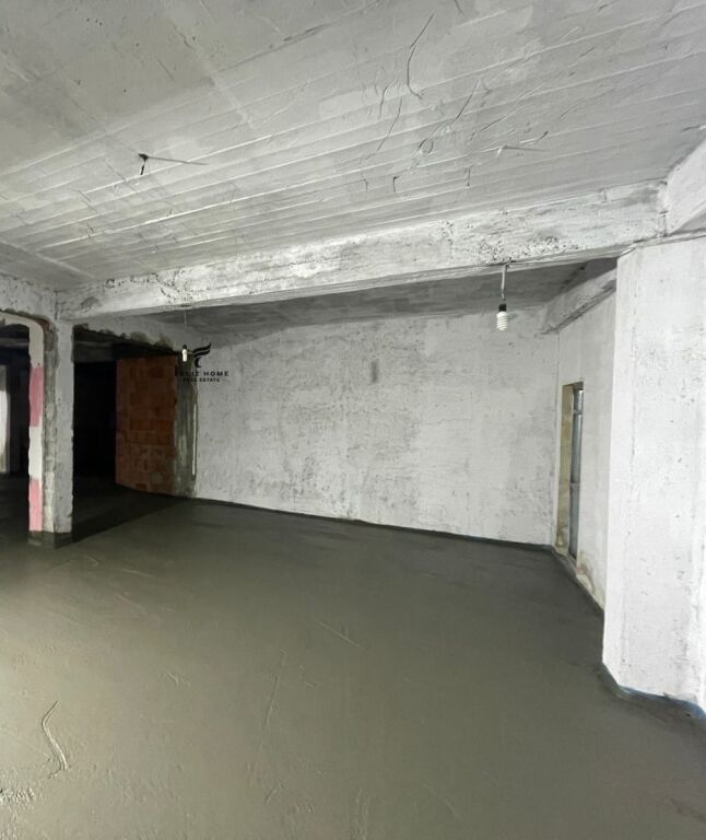 NEGOZIO IN AFFITTO 150 M2 SAUK 2.000 EURO