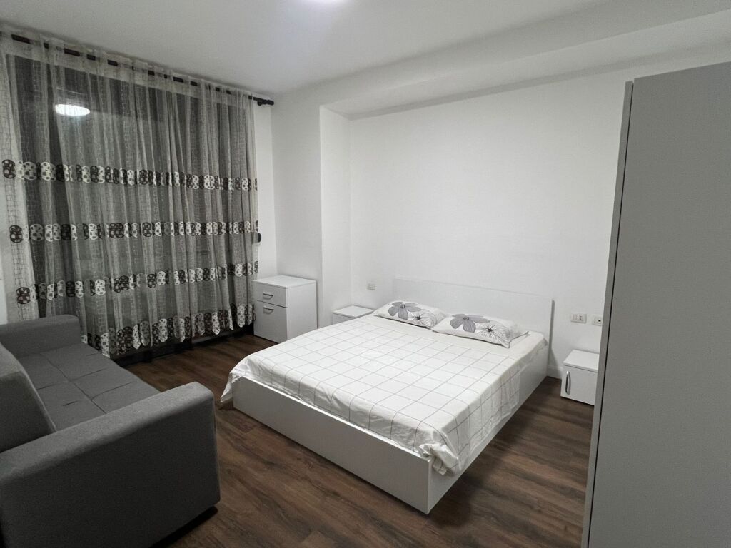 *Appartamento 3+1+2+garage- Comune di Parigi*