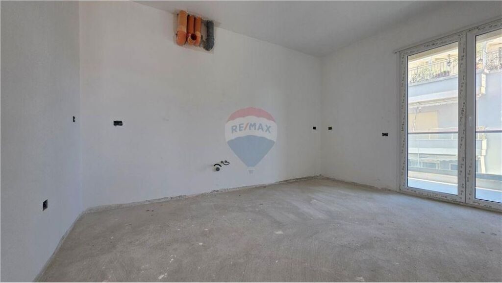 🏡 DUPLEX IN VENDITA – vicino alla Chiesa Ortodossa, Vlora