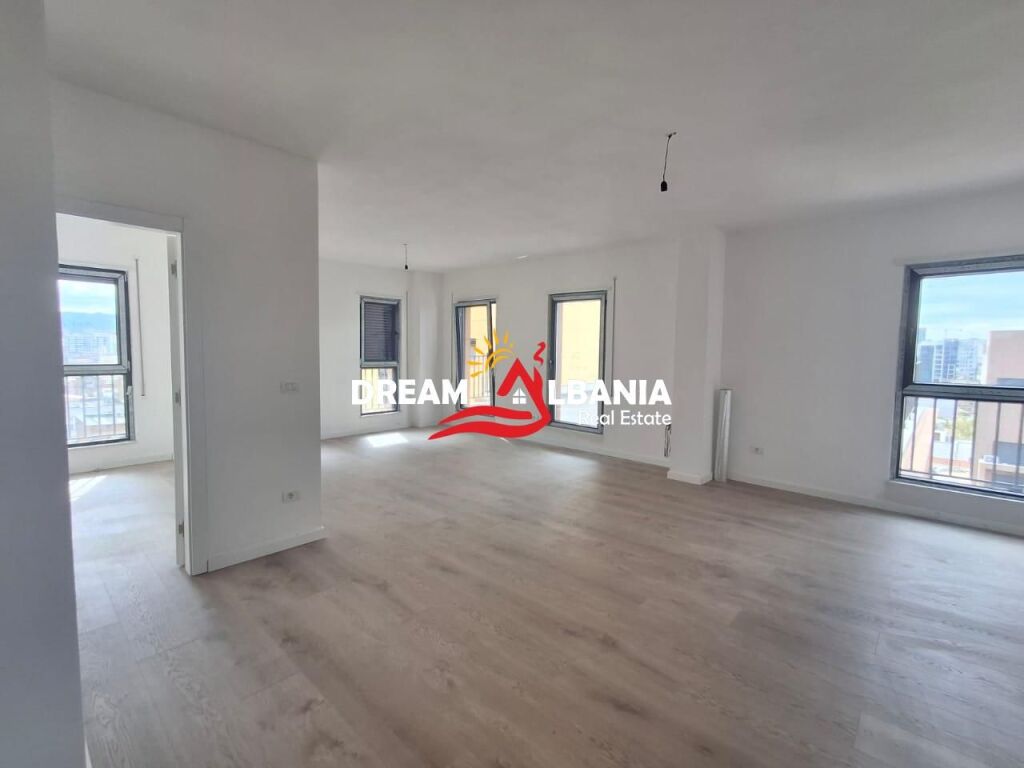For sale apartment 3+1+2+veranda in Rr.Qemal Stafa, near Shkolla e Kuqe, Tirana (ID 4131427)