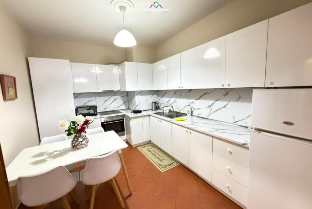 Appartamento 2+1 In Affitto a Bllok ( ID B2201758 ) Tirana