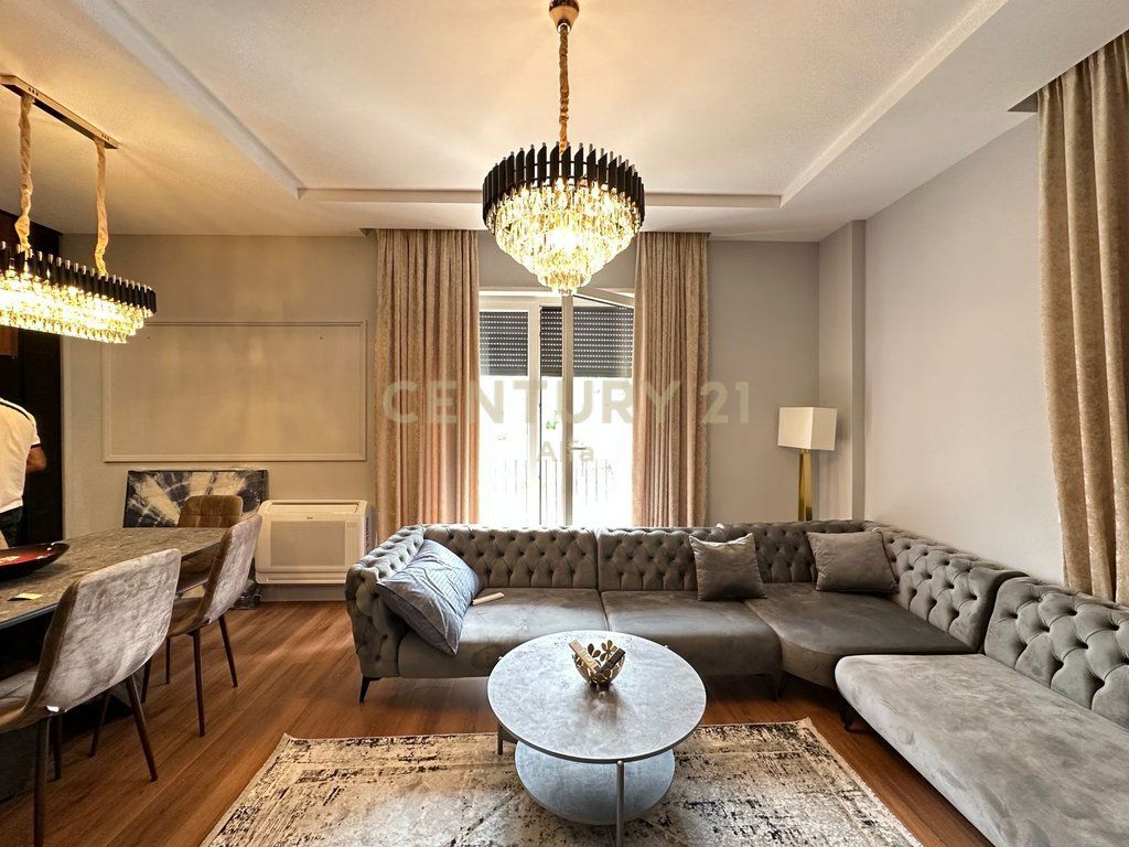 Apartament luksoz 2+1+Post Parkimi me qira prane Teg