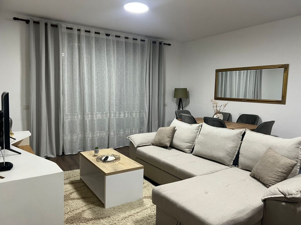 Appartamento 3+1+2 + posto auto
