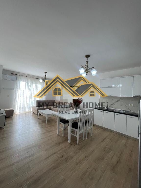 JEPET APARTAMENT 1+1 ME QIRA NE PLAZH HEKURUDHA , DURRES!!