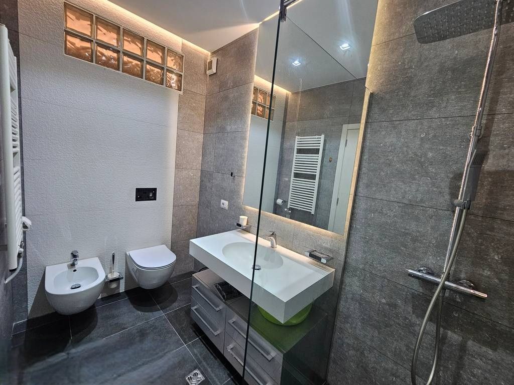 Apartament ne qera  3+1+ post parkim te Kopshti Botanik