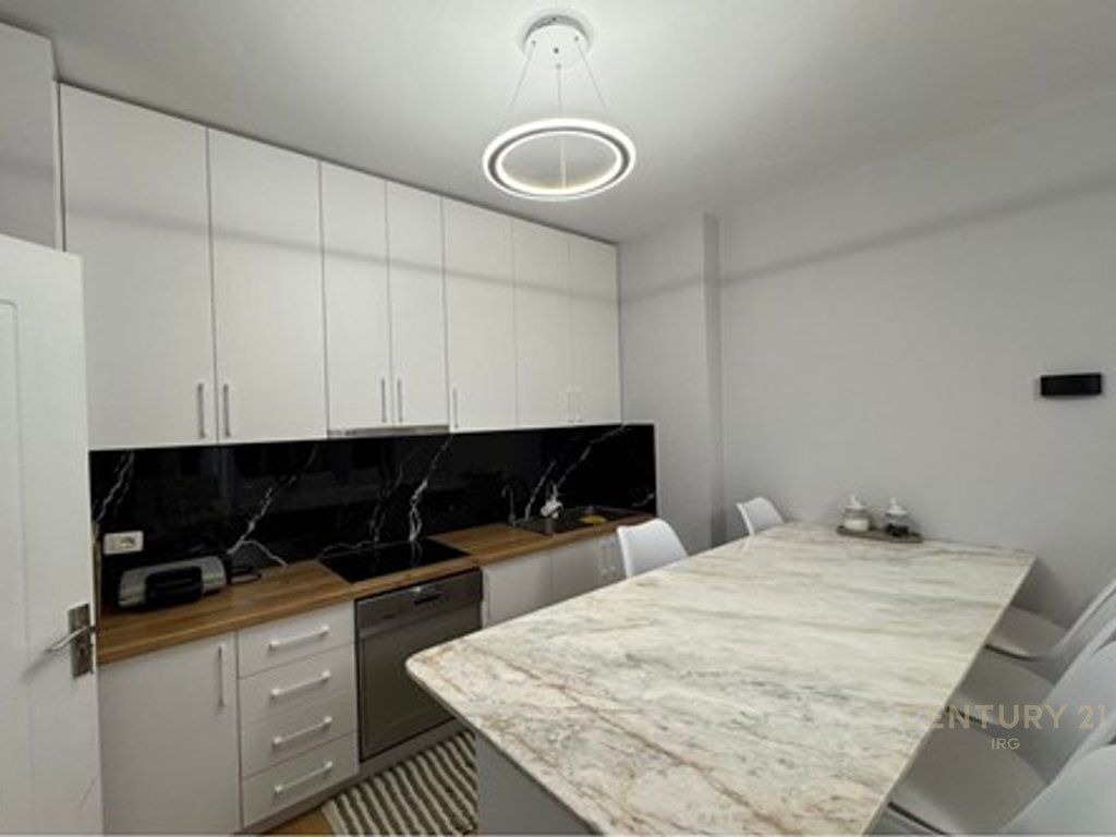 Appartamento 2+1+Posto Auto in vendita ad Astir