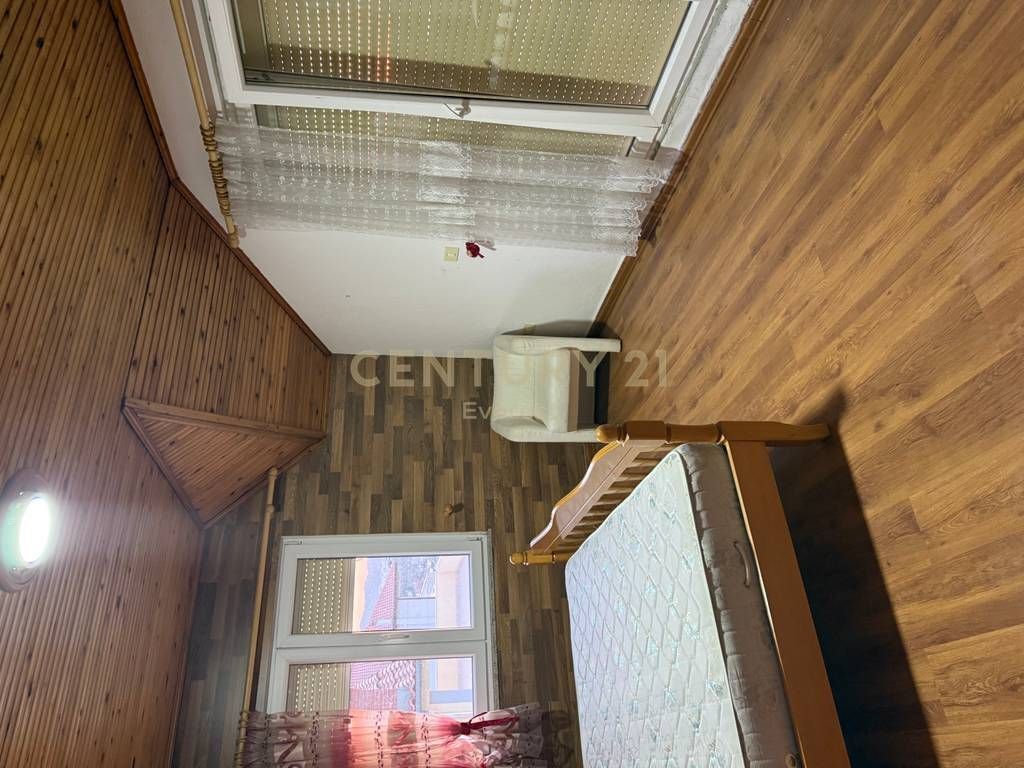 Vile me qira prane Liqenit te Farkes