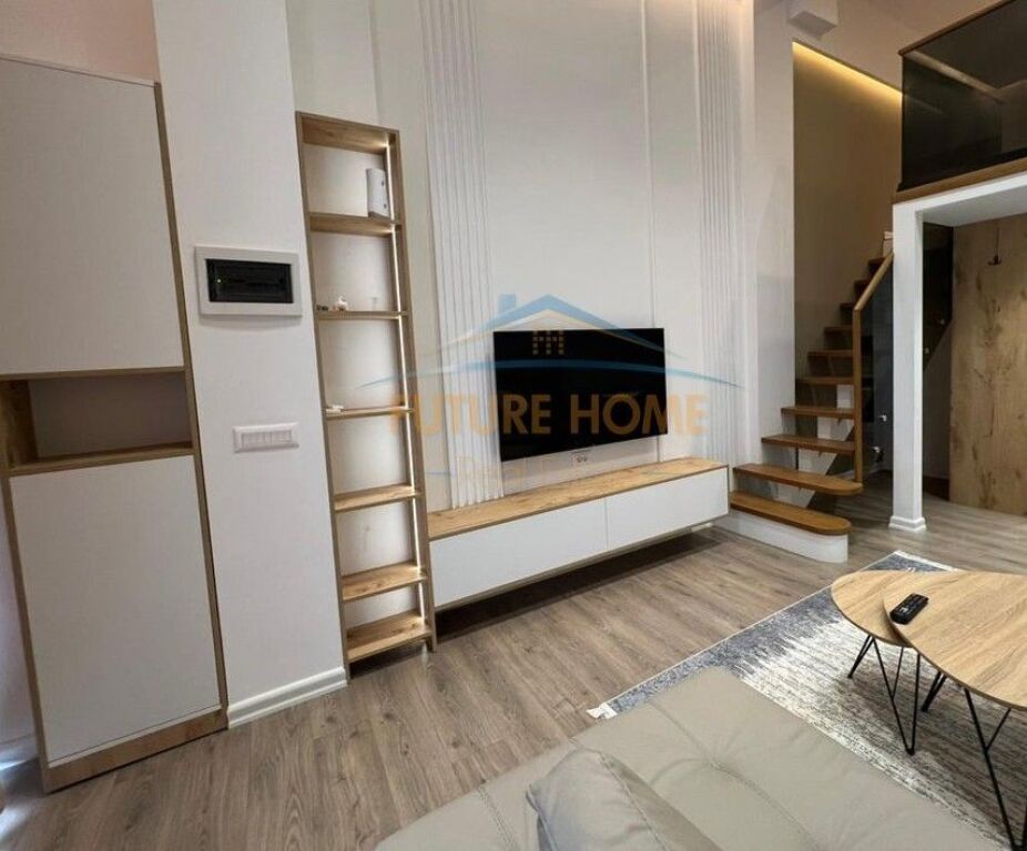 Qera, Loft, Unaza e re, Tiranë