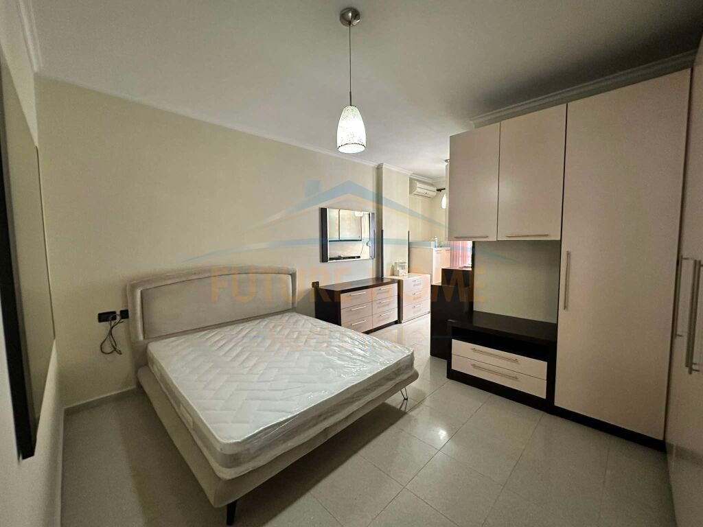 QERA APARTAMENT 2+1 UNAZA RE
