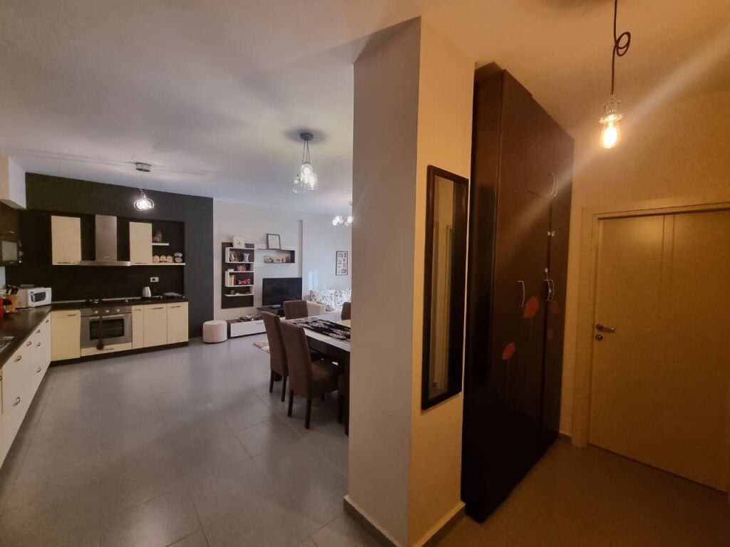 Vendesi in vendita 2+1, a Yzbrisht