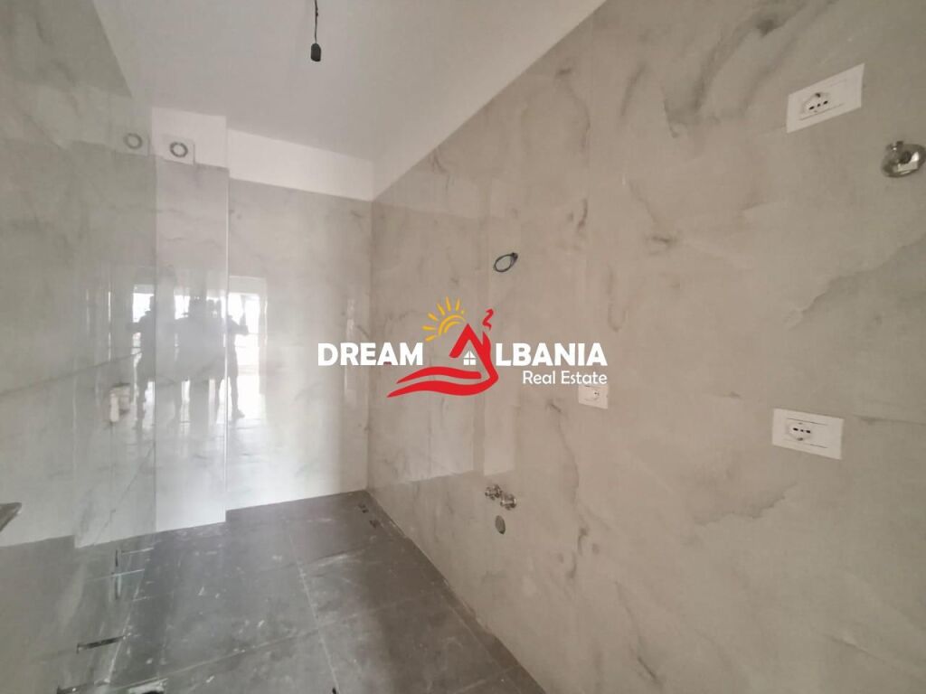 For sale apartment 3+1+2+veranda in Rr.Qemal Stafa, near Shkolla e Kuqe, Tirana (ID 4131427)