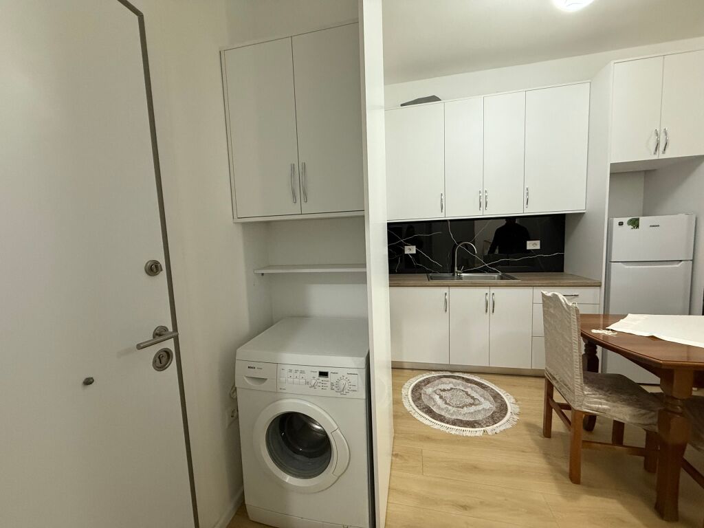 Apartament 1+1 tek Rezidenca Kadiu, Ali Dem! 450 €