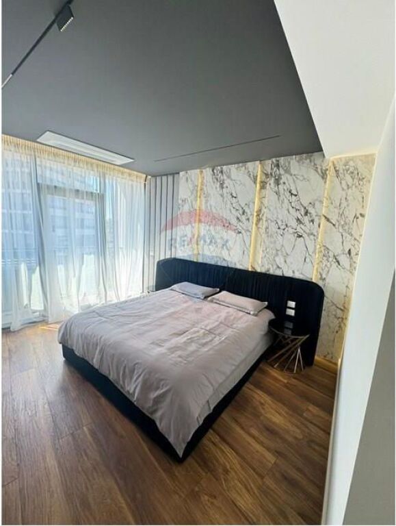 APARTAMENT 3+1+2+2 POSTE PARKIMI TE LAKE VIEW