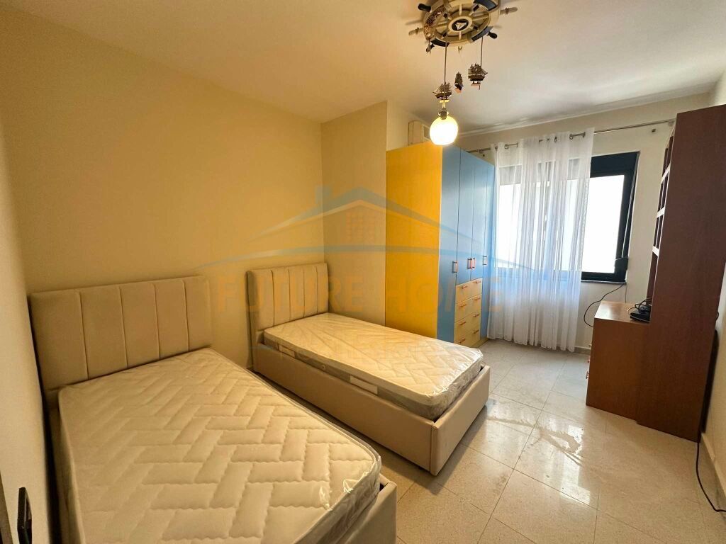 QERA APARTAMENT 2+1 UNAZA RE