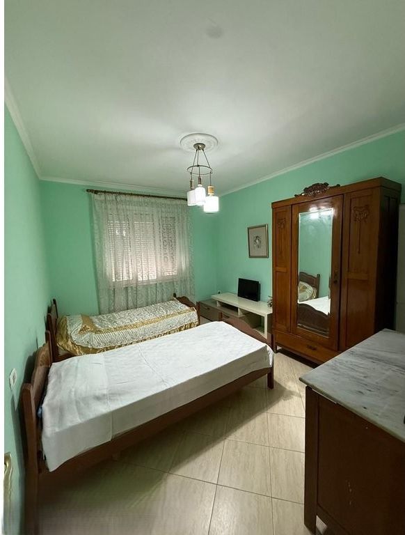 Apartament 3+1+2 Me Qira te Gjimnazi Petro Nini Luarasi 700 € /Muaj