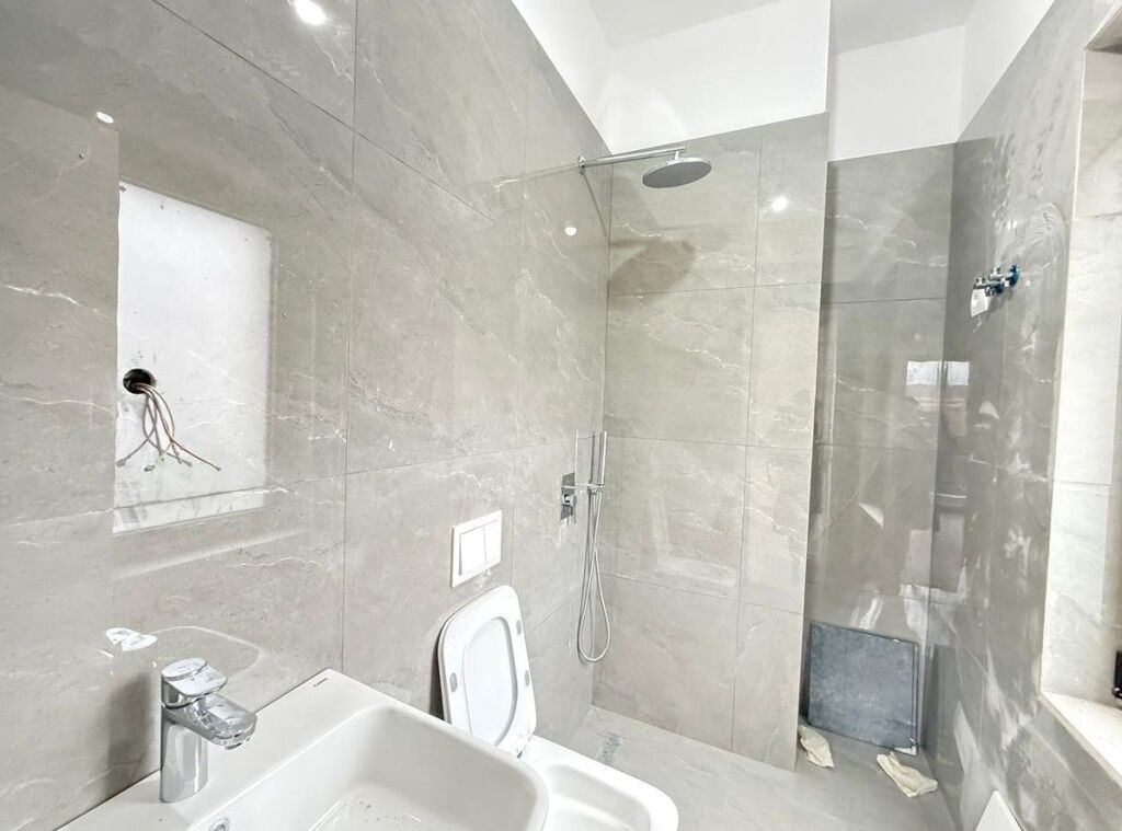 📌APARTAMENT ME QIRA PËR ZYRA – QENDËR, Tiranë